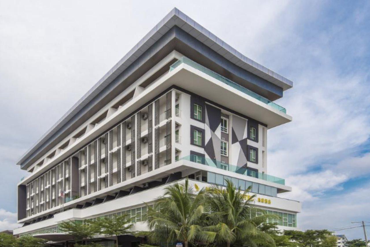 Marvelux Hotel Malacca Bagian luar foto