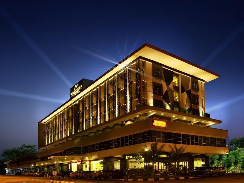 Marvelux Hotel Malacca Bagian luar foto