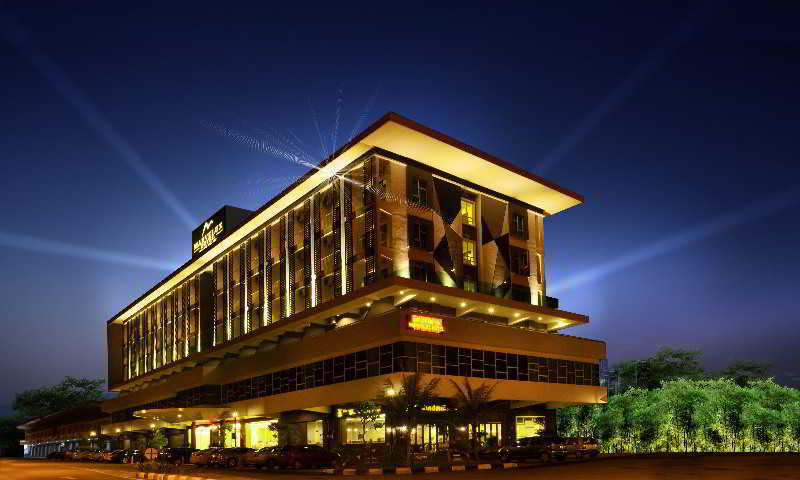 Marvelux Hotel Malacca Bagian luar foto